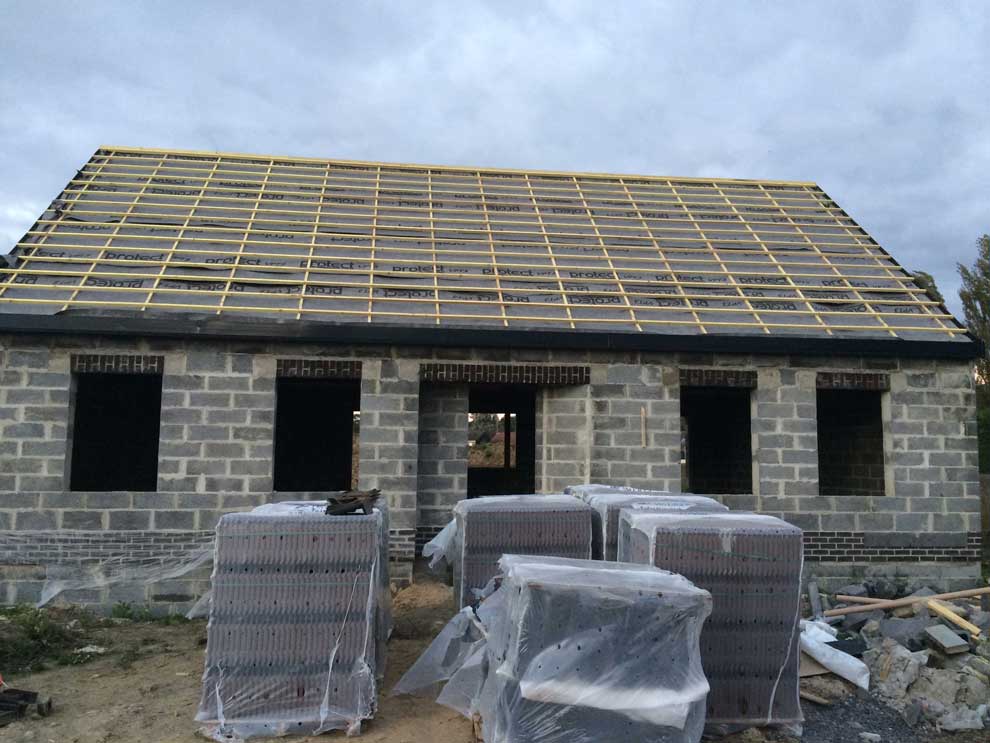 Toiture, couverture tuile sur maison neuve dans le Pas de Calais